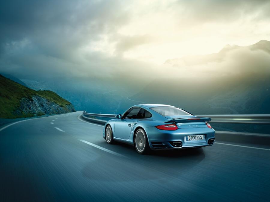  Porsche 911 Turbo S 2010 года  (фото 28 из 31)